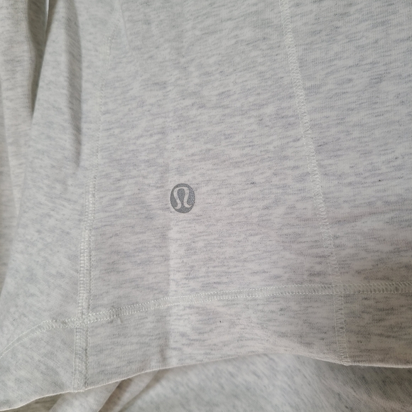Lululemon Women's Iconic Wrap*Organic Cotton in Heathered White Size 4 - Picture 3 of 7